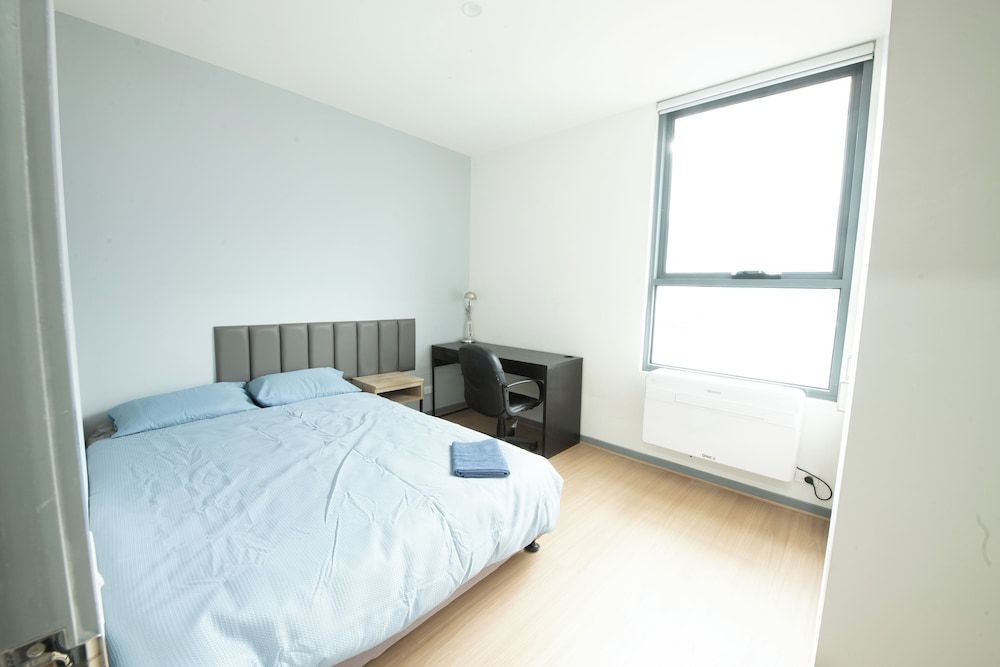 Melbourne Studio Apartments Hotel @ 138 Elgin Carlton Apartment, 2 Bedrooms, Non Smoking, Private Bathroom & Kitchenette