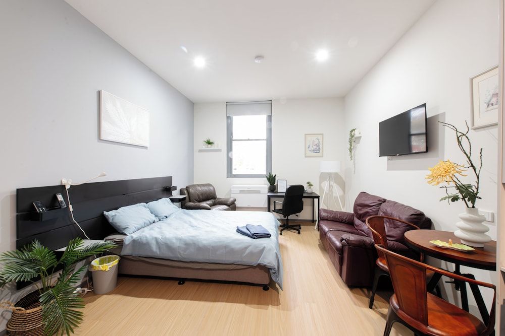 Melbourne Studio Apartments Hotel @ 138 Elgin Carlton Studio, 1 Queen Bed, Non Smoking, Private Bathroom & Kitchenette 33