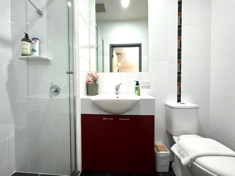Melbourne Studio Apartments Hotel @ 138 Elgin Carlton Studio, 1 Queen Bed, Non Smoking, Private Bathroom & Kitchenette 23
