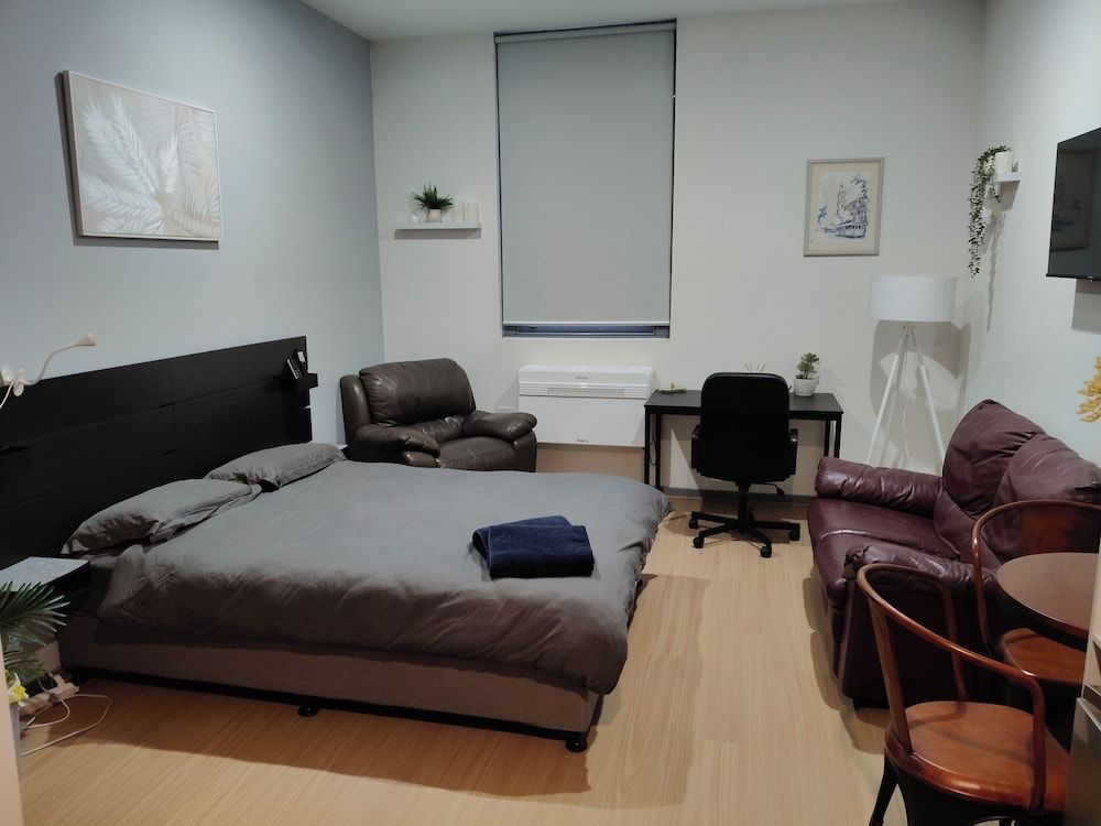 Melbourne Studio Apartments Hotel @ 138 Elgin Carlton Studio, 1 Queen Bed, Non Smoking, Private Bathroom & Kitchenette 29