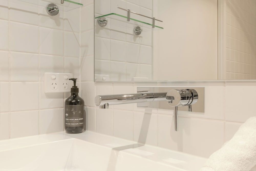 Nagambie Waterfront Motel Lakeview Ground Floor Room 9