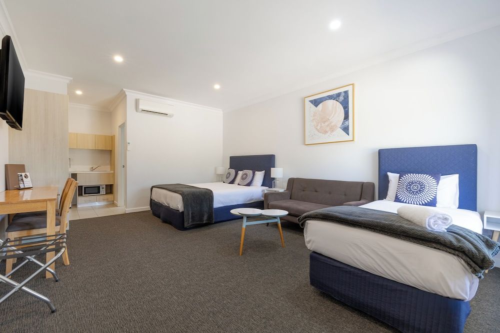 Nagambie Waterfront Motel Standard Room 3