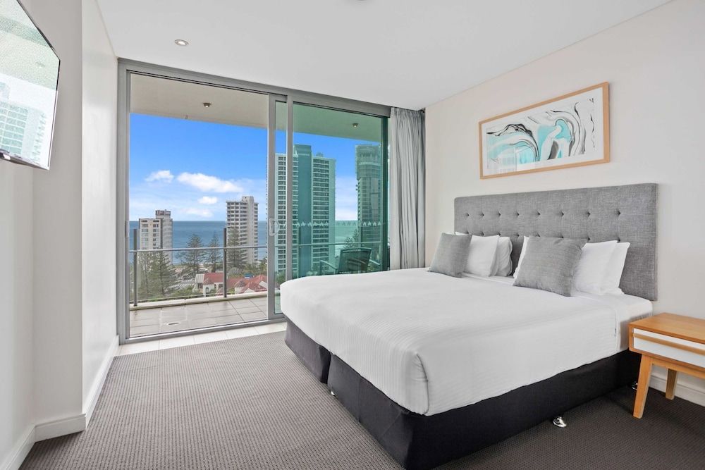 10th Floor 1 Bedroom Ocean View Apartment