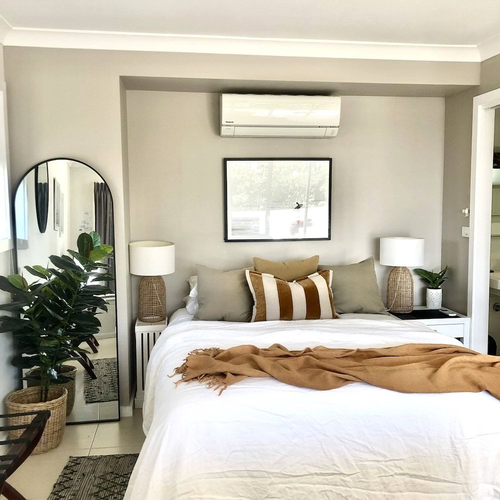 Superior Studio Suite, 1 Queen Bed, Balcony, Sea View