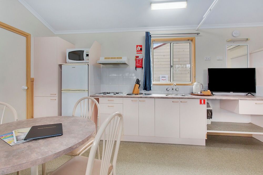 North Haven Holiday Village Standard 1 bedroom Cabin 6