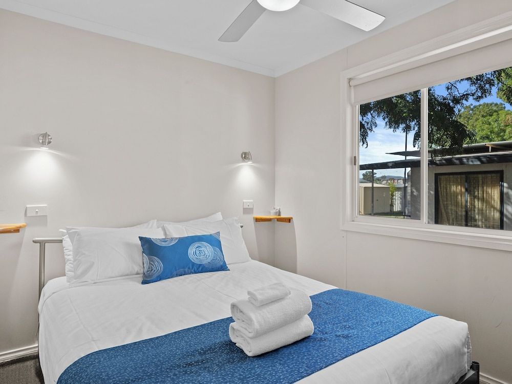 Wodonga Holiday Park Standard Poolside 2 Bedroom Villa - Not Pet Friendly
