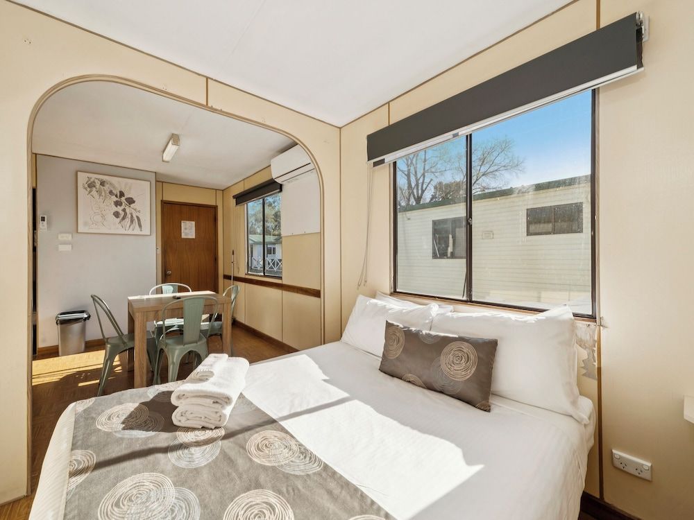 Wodonga Holiday Park Economy Cabin - Pet Friendly