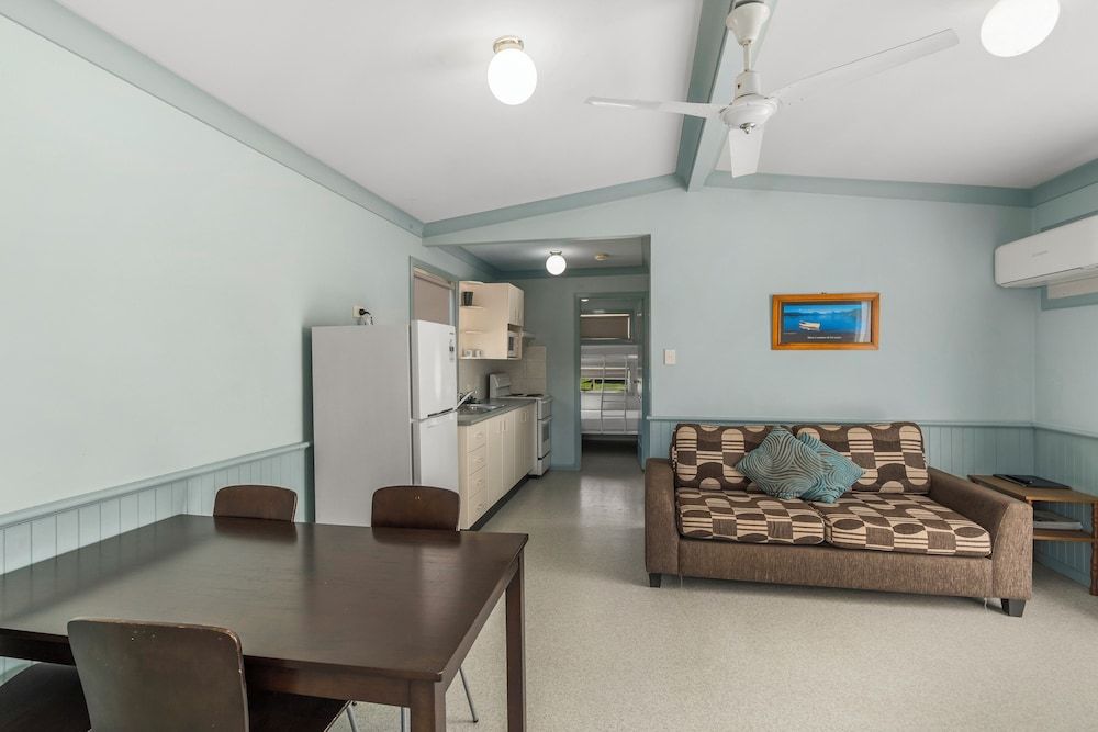 Moss Vale Holiday Park Standard 2 Bedroom Cabin - Pet Friendly 7