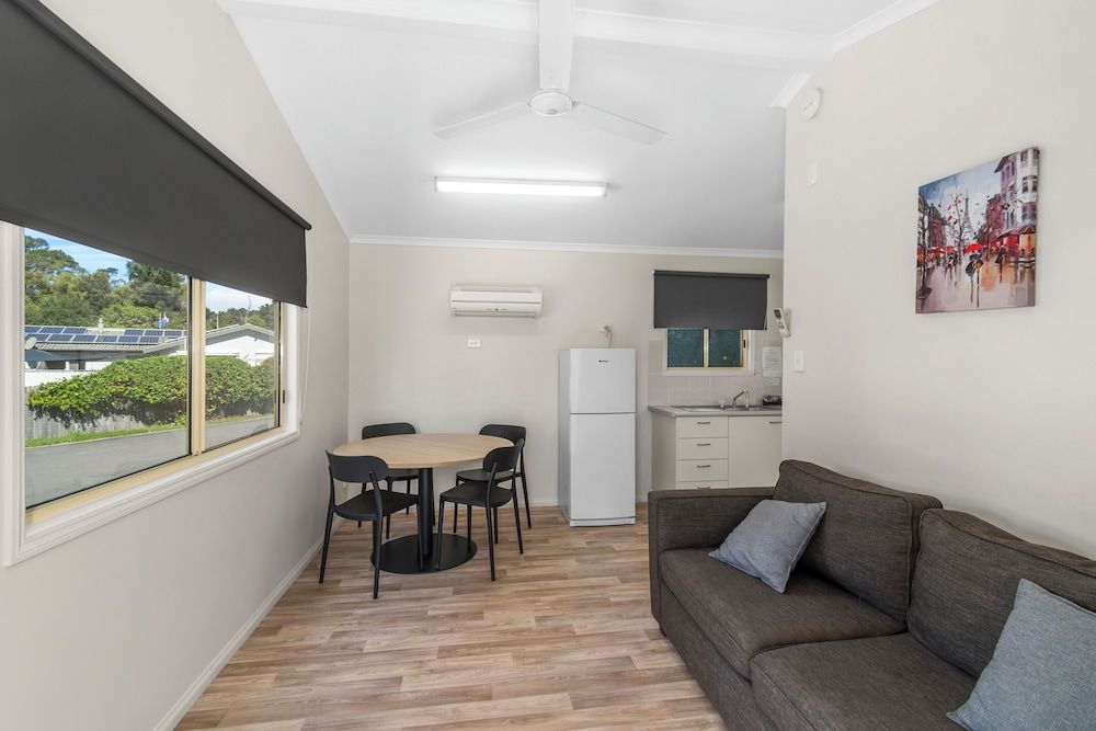 Moss Vale Holiday Park Standard 2 Bedroom Cabin 5