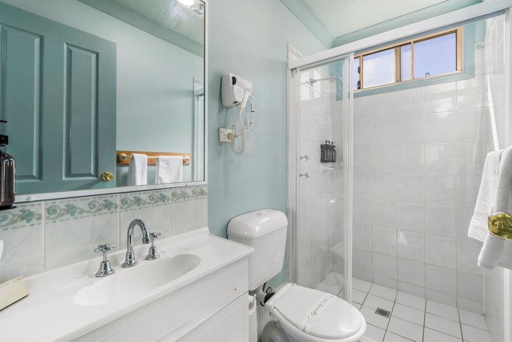 Moss Vale Holiday Park Standard 2 Bedroom Cabin - Pet Friendly 6