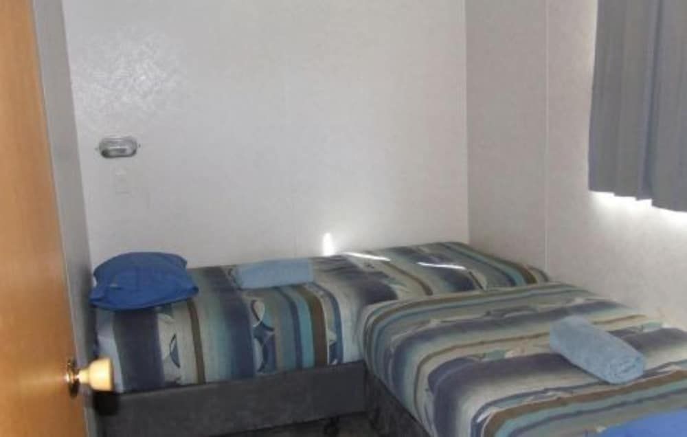 Superior 2 Bedroom Cabin - Sleeps 4