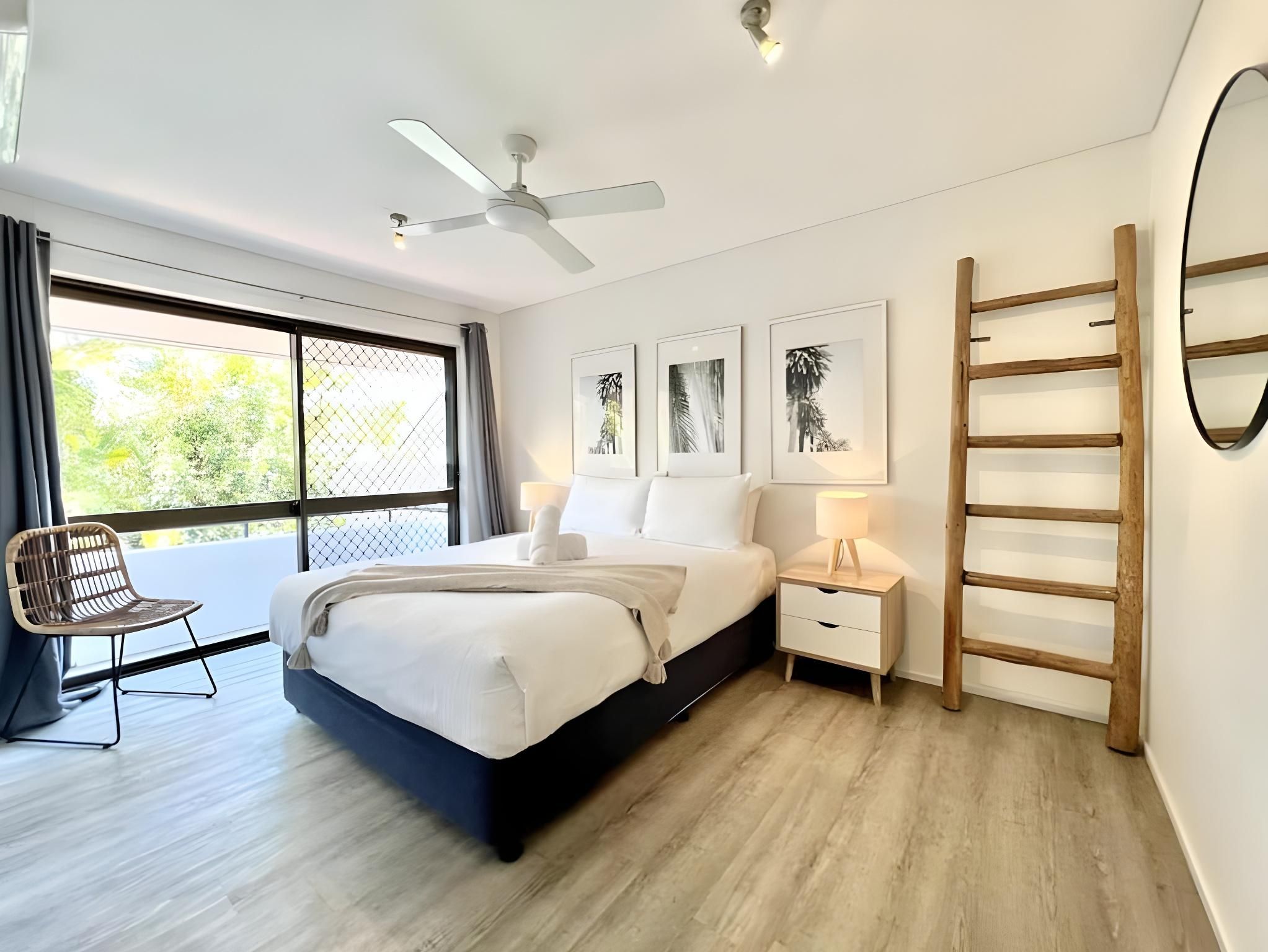 2 Bedroom Apartment with Pool View