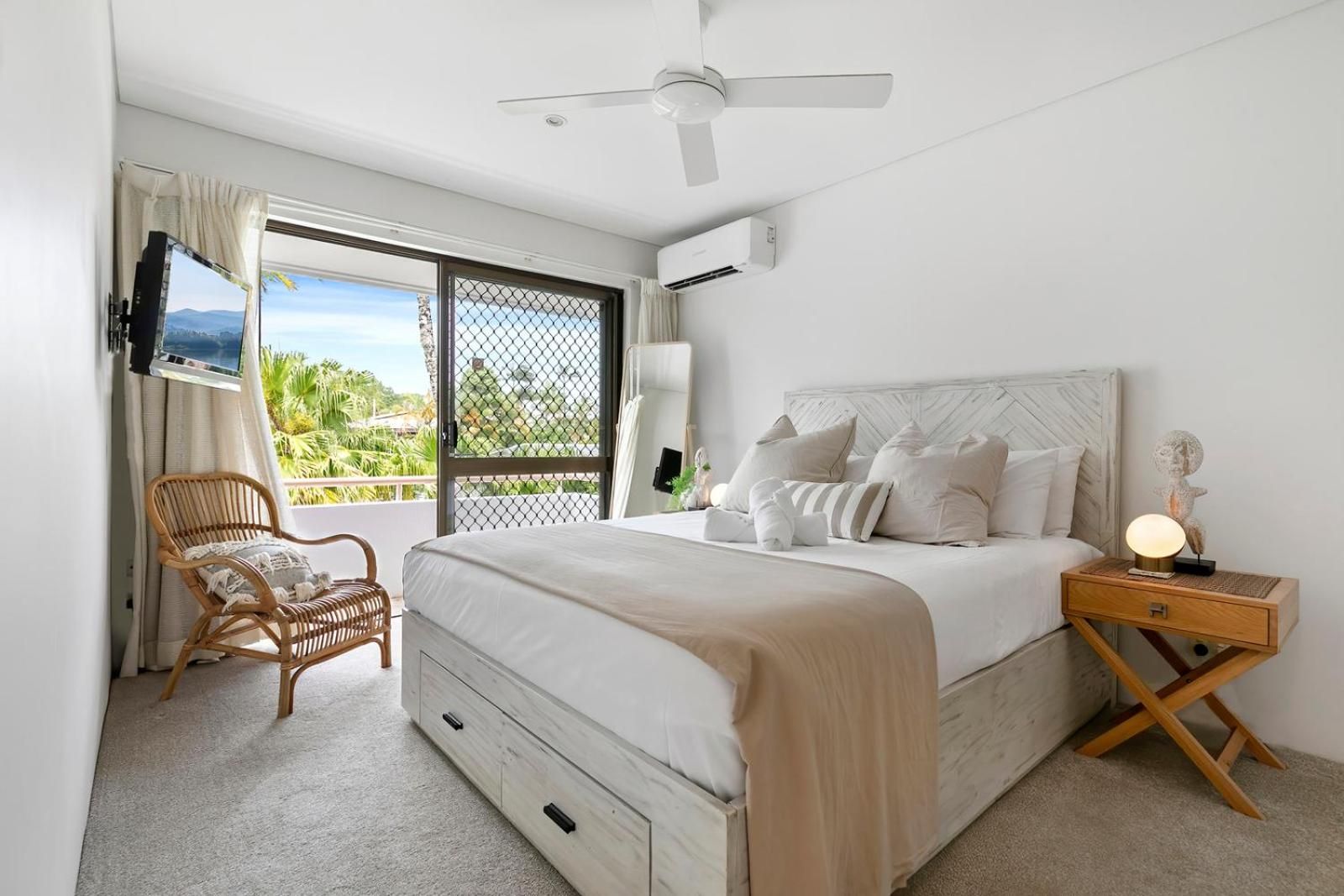 Three Bedroom Premium apartment with water view