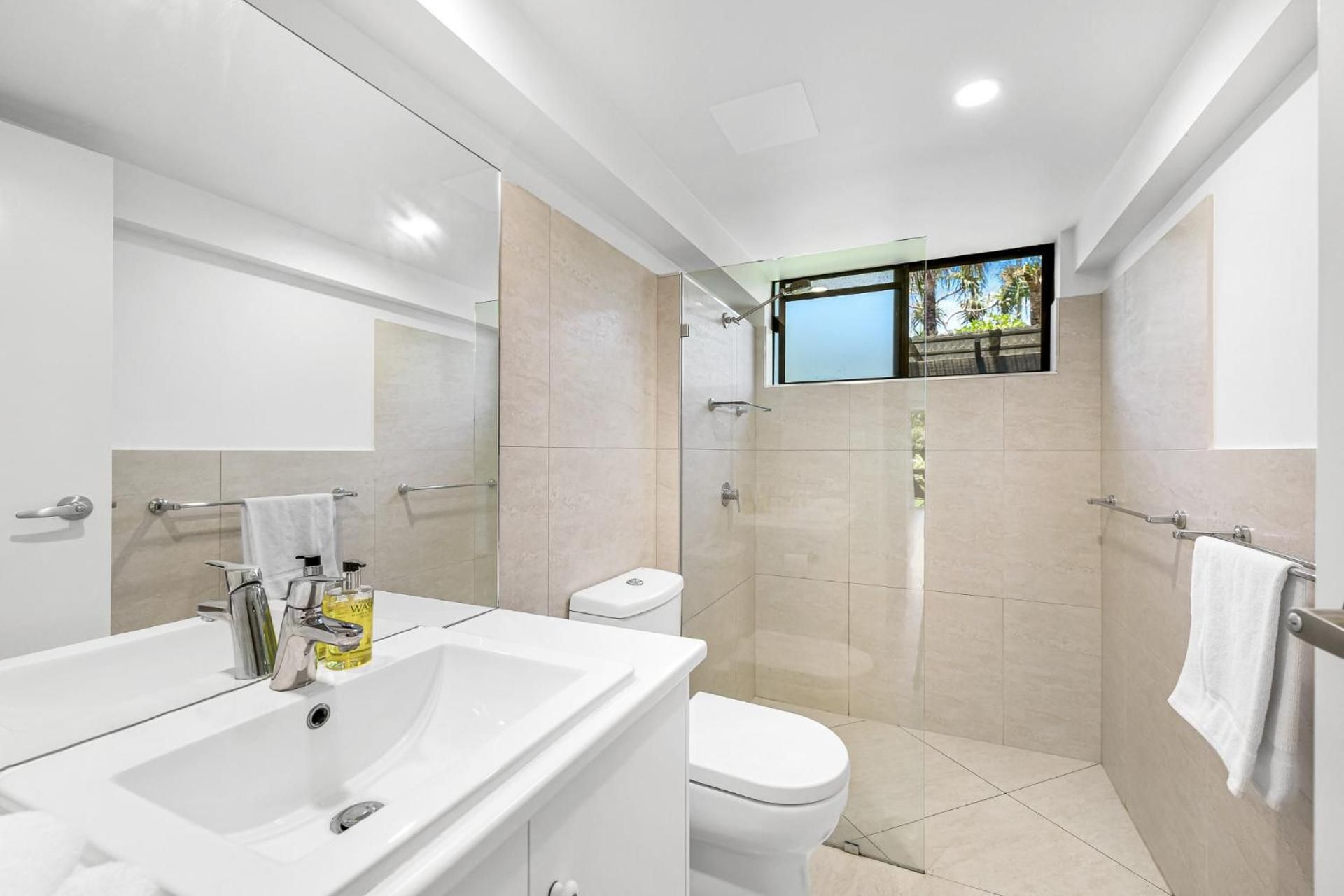 Apartment with Garden View Floor 