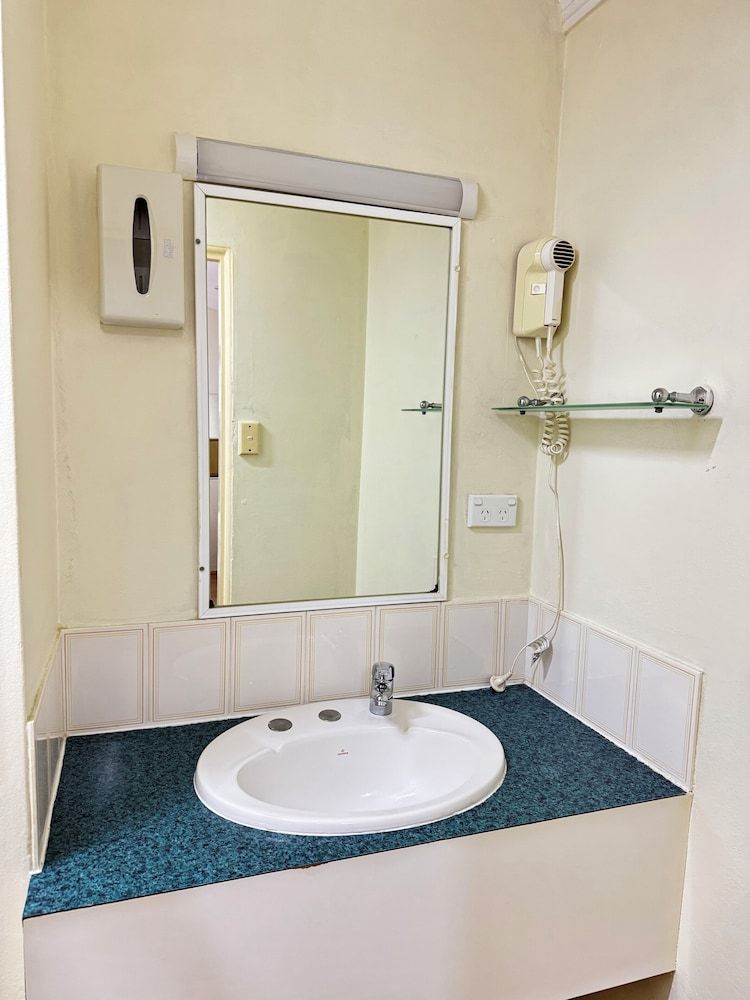Taree Motor Inn Standard Double or Twin Room, 1 Bedroom 4