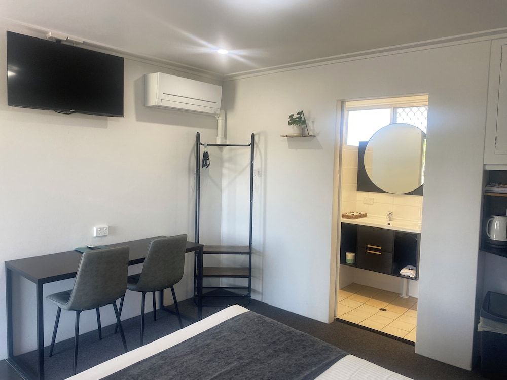 The Seaview Tavern Motel Double Room 8