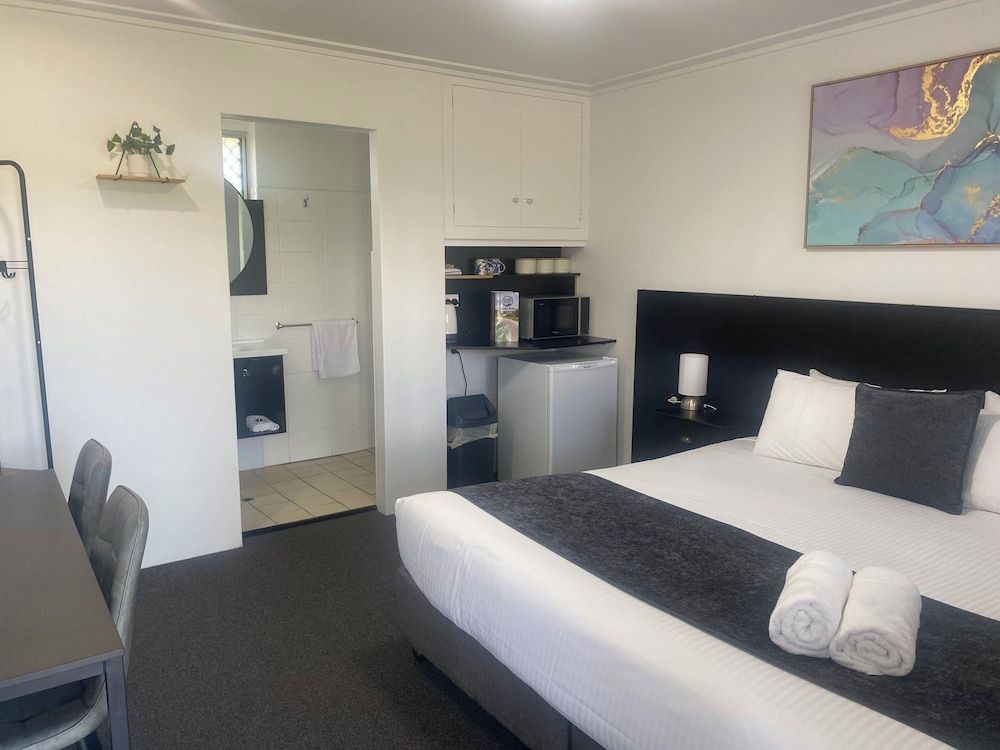 The Seaview Tavern Motel Double Room 3