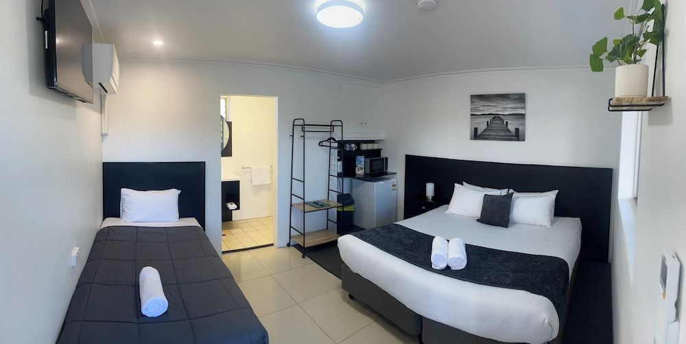 The Seaview Tavern Motel