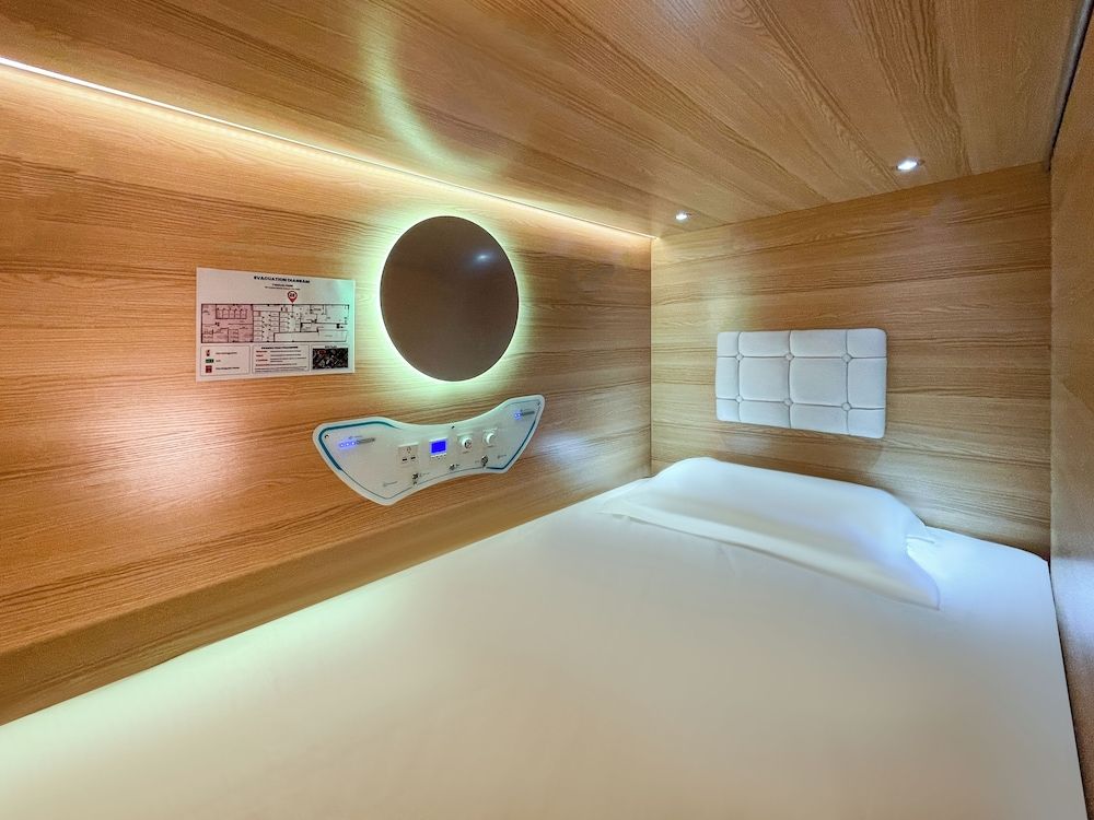 Airone Capsule Hotel