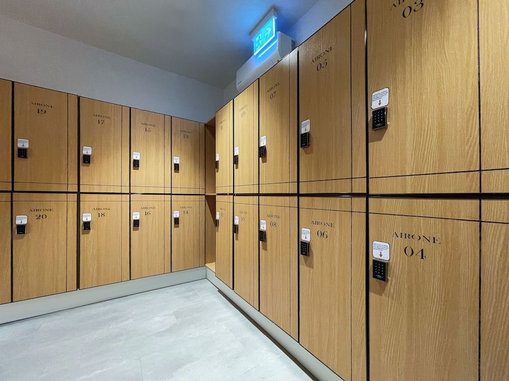 Airone Capsule Hotel Standard Triple Room 10