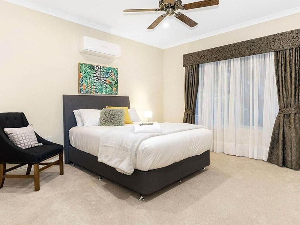 Deluxe 4 Bedroom House
