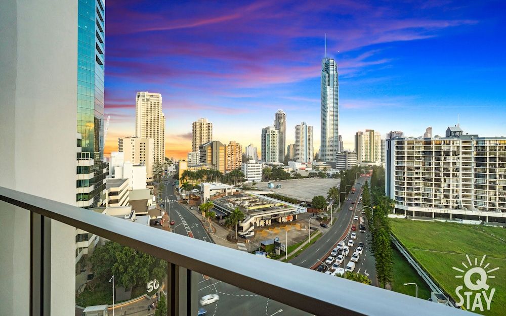 Avalon Apartments - Q Stay Apartment, 2 Bedrooms, 2 Bathrooms 4