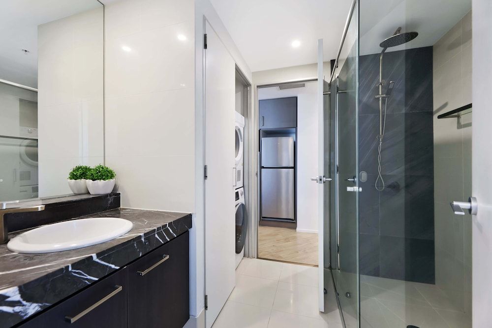 Avalon Apartments - Q Stay Apartment, 2 Bedrooms, River View 8