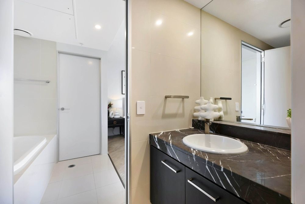 Avalon Apartments - Q Stay Apartment, 2 Bedrooms, River View 7