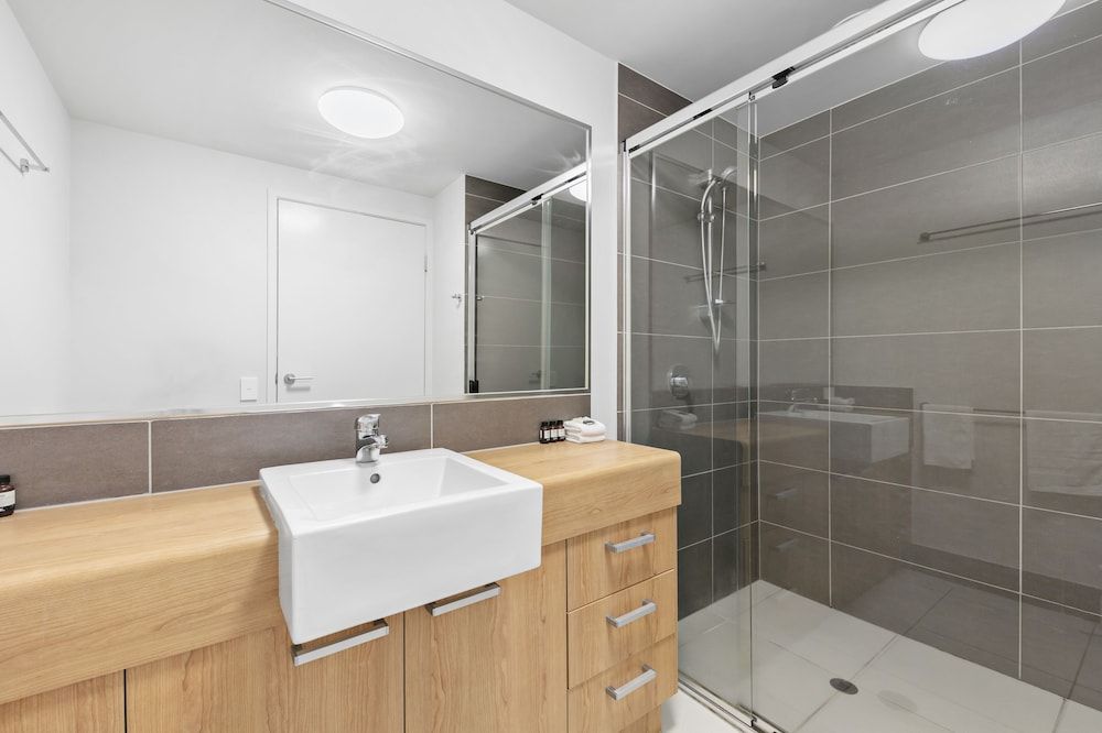 Broadwater and Saltwater on the Peninsula. 2 Bedroom Apartment on Broadwater 5