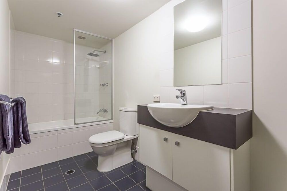 Standard Apartment, 1 Queen Bed, Non Smoking, City View