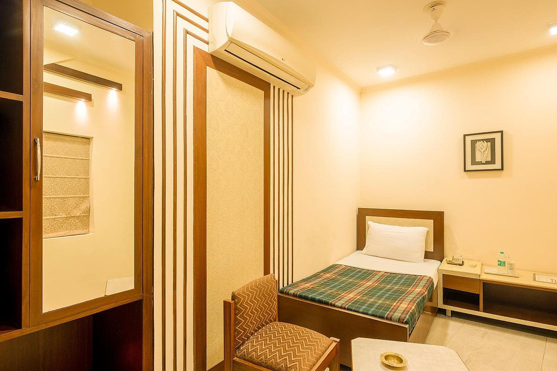 Airport Hotel Terminal 1 View Standard Room 4