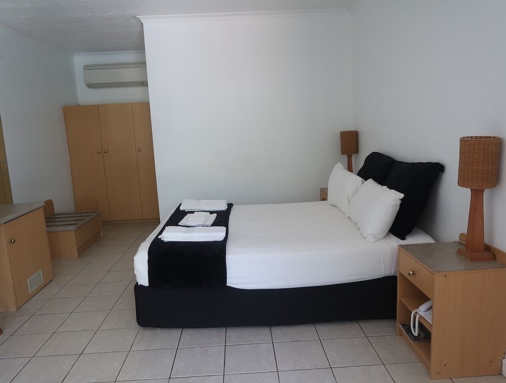 Paraway Motel Standard Room, Non Smoking (Standard Twin deal) 2