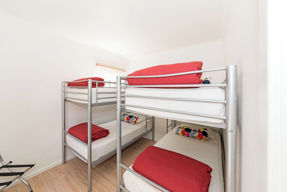 Holiday Unit, 2 Bedrooms (6 Berth)