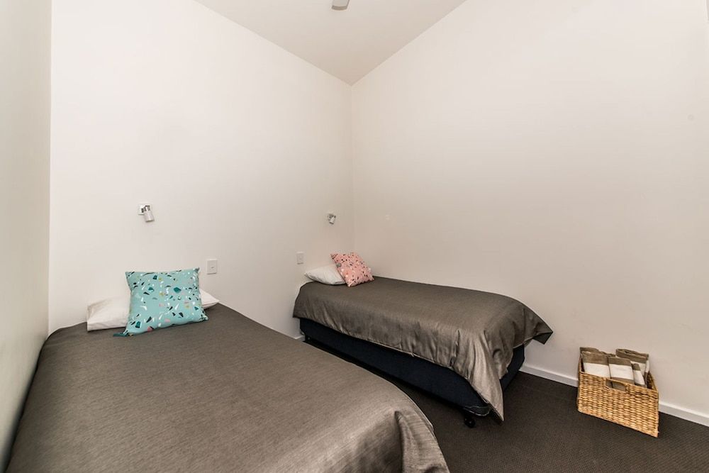 Upper Poolside Apartment, 2 Bedrooms
