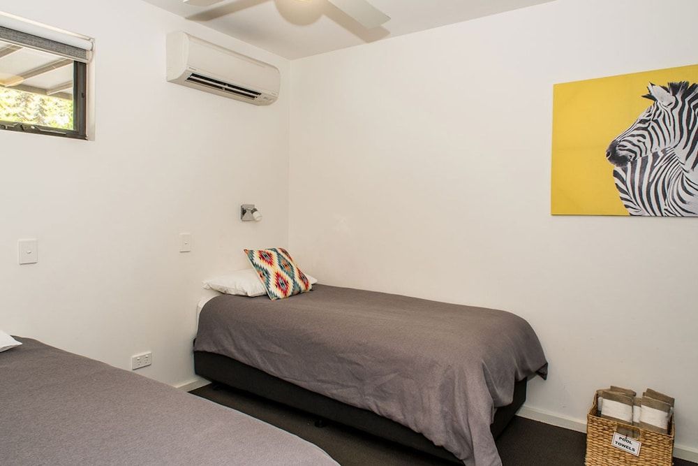 Lower Poolside Apartment, 2 Bedrooms