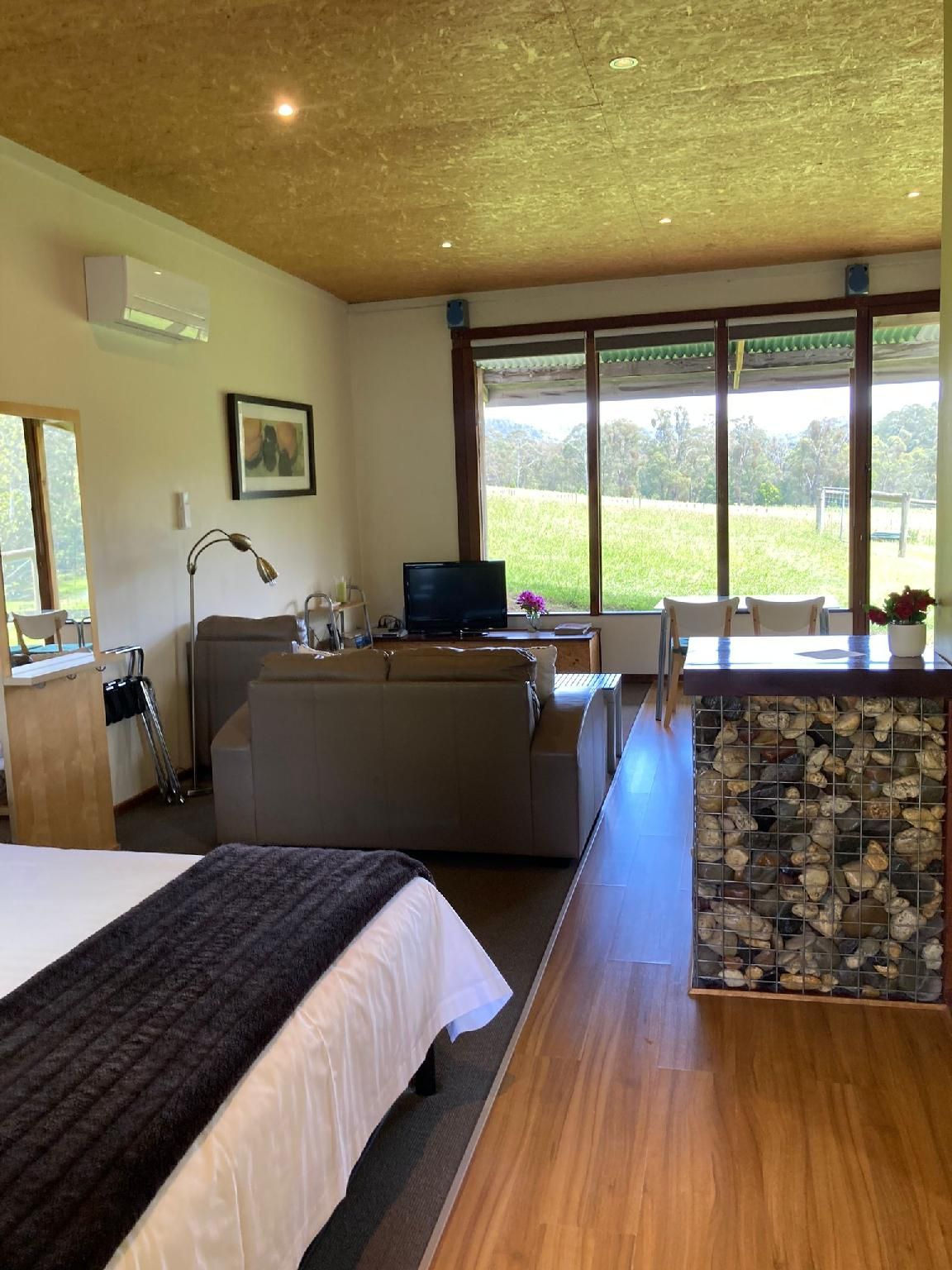 Cottage with Queen Bed