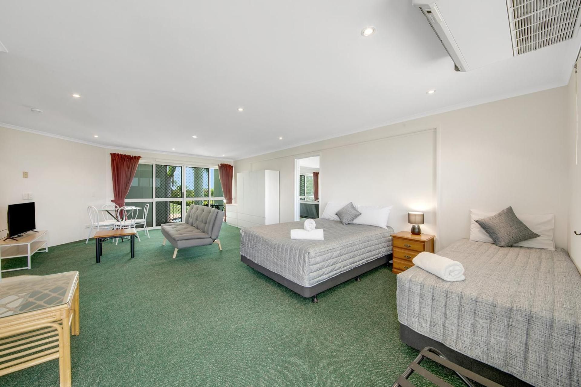 Deluxe Family Room