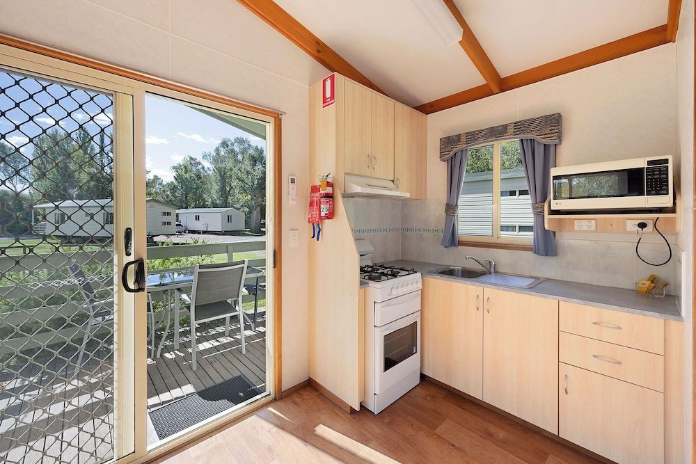 Reflections Tumut River Standard Cabin - Sleeps 6 - Jayco 4