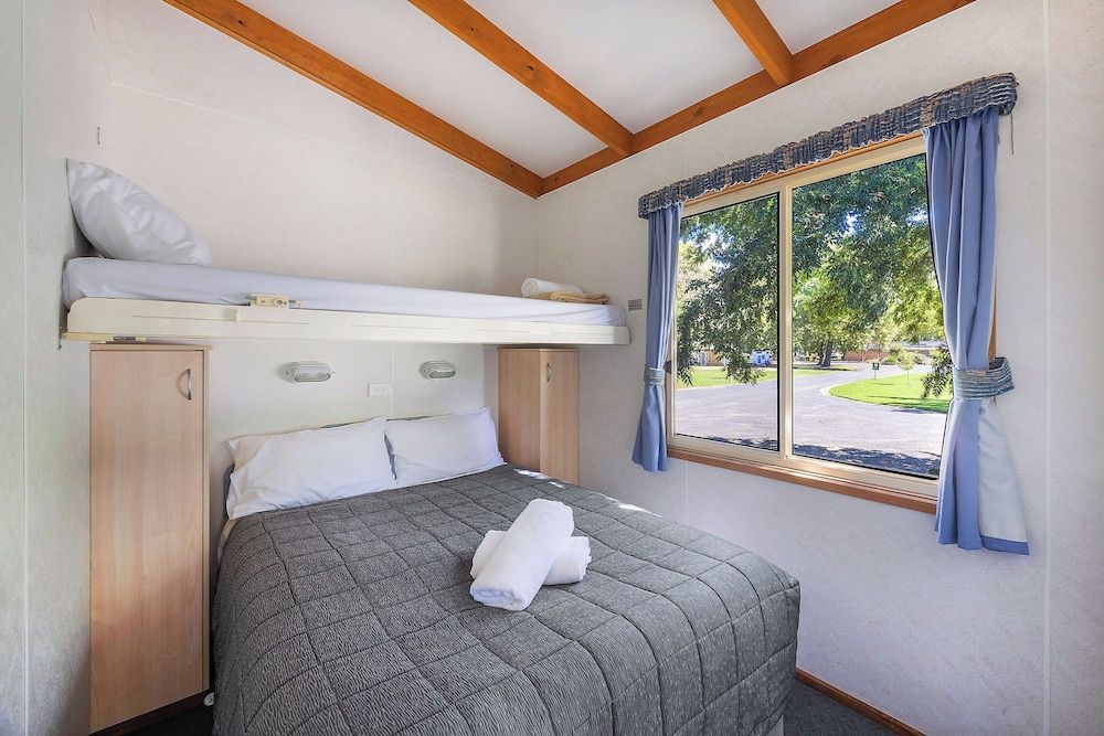 Reflections Tumut River Standard Cabin - Sleeps 5 - Jayco 2