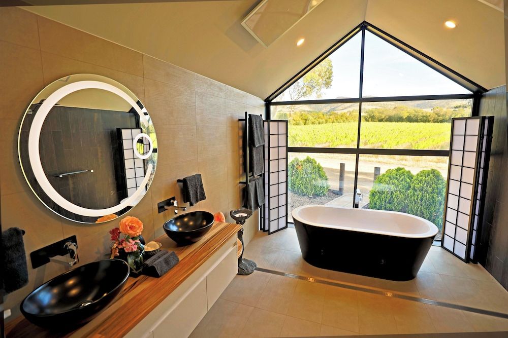 The Granary Suite, 1 King Bed, Balcony, Vineyard View