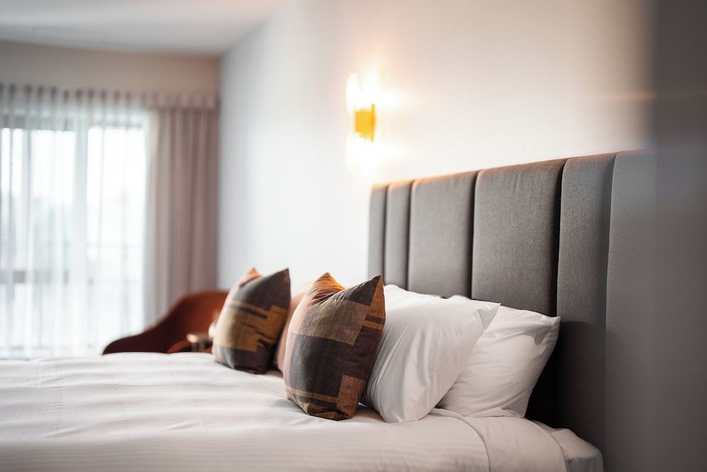 St Hugh Hotel Wagga Wagga Signature Room, 1 King Bed