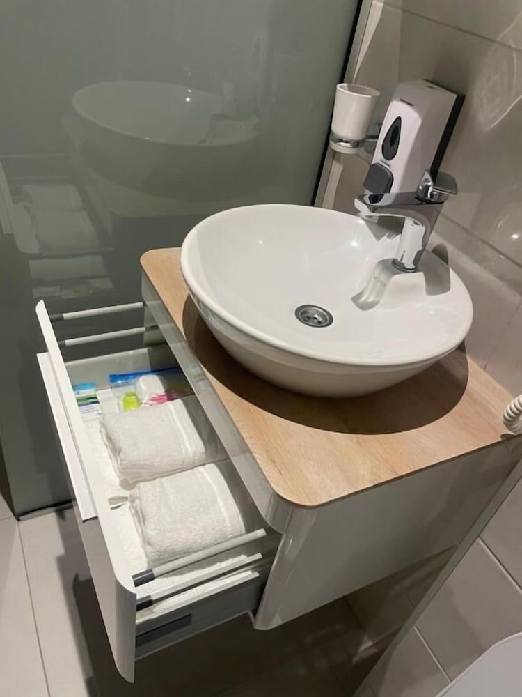 Villa Diamond Deluxe Apartment, Courtyard View 8