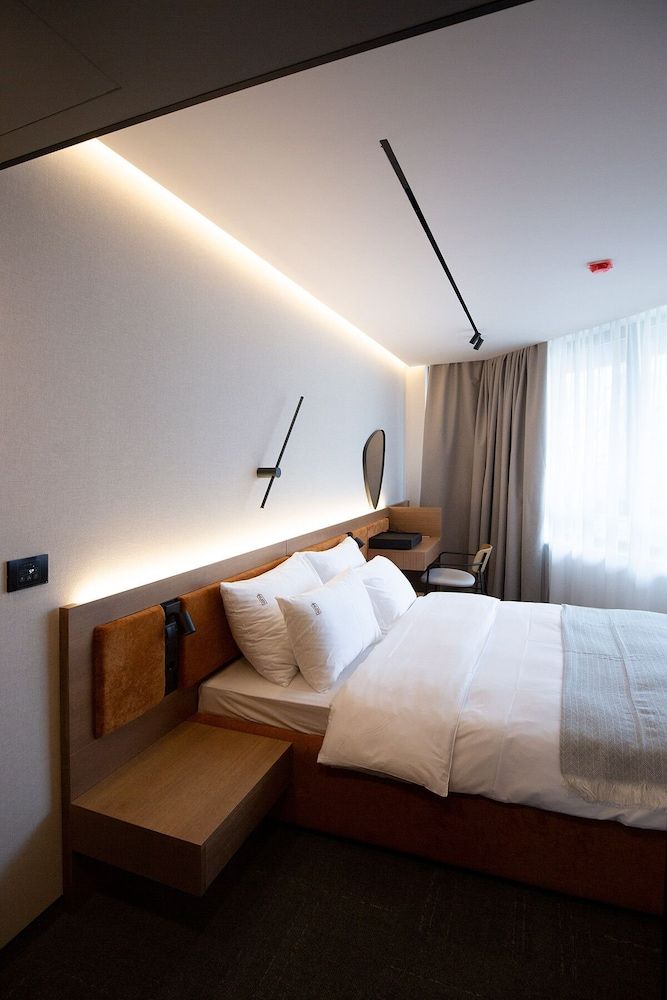 Garni Hotel Galeria Superior Triple Room, City View 2