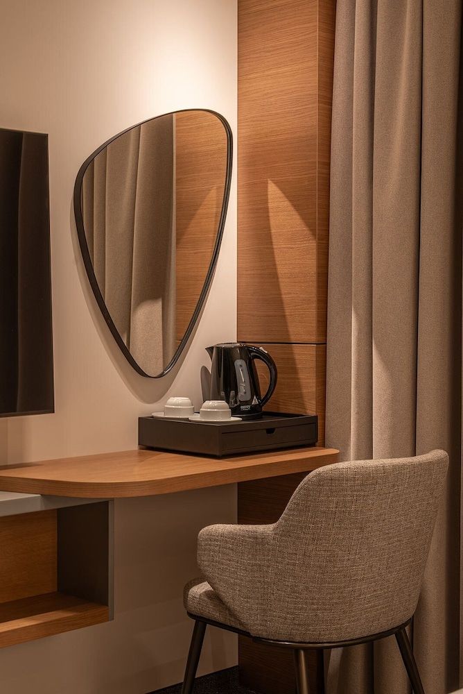 Garni Hotel Galeria Superior Triple Room, City View 8