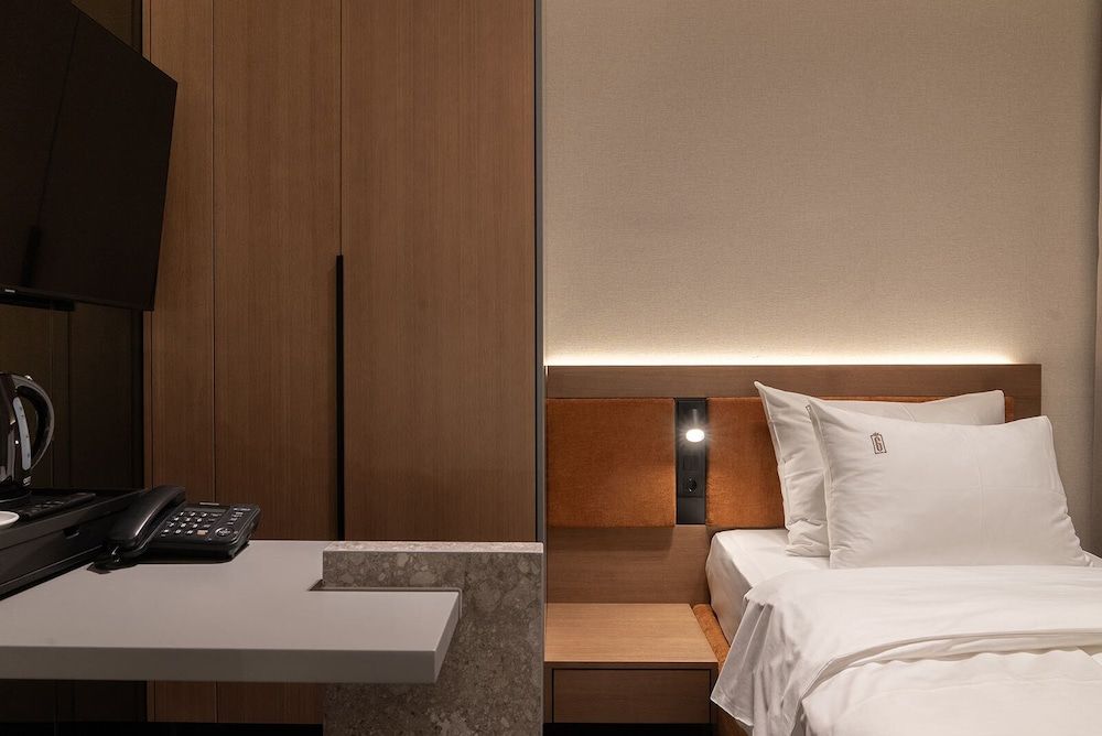 Garni Hotel Galeria Standard Triple Room, City View 5