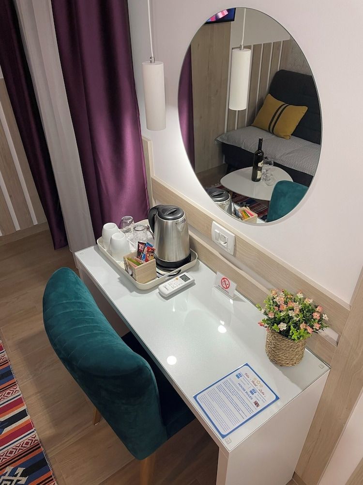 Hotel Villa Lejla Superior Double or Twin Room, Balcony, Park View 4