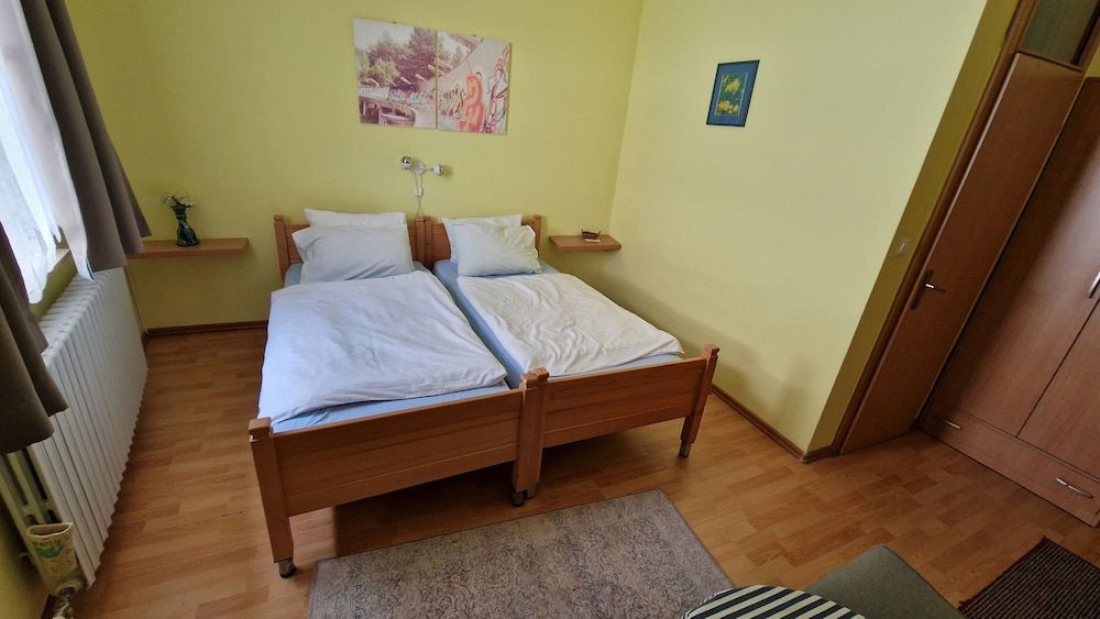 Guesthouse Rose Deluxe Twin Room 3