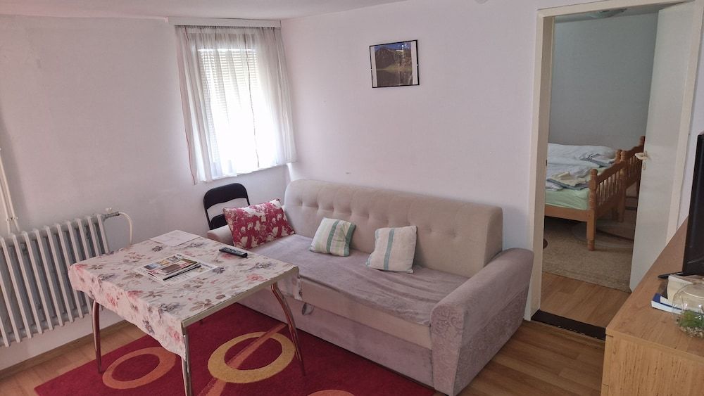 Guesthouse Rose Deluxe Twin Room 5