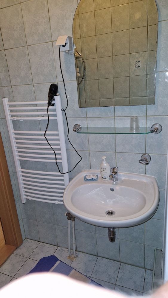 Guesthouse Rose Deluxe Twin Room 6