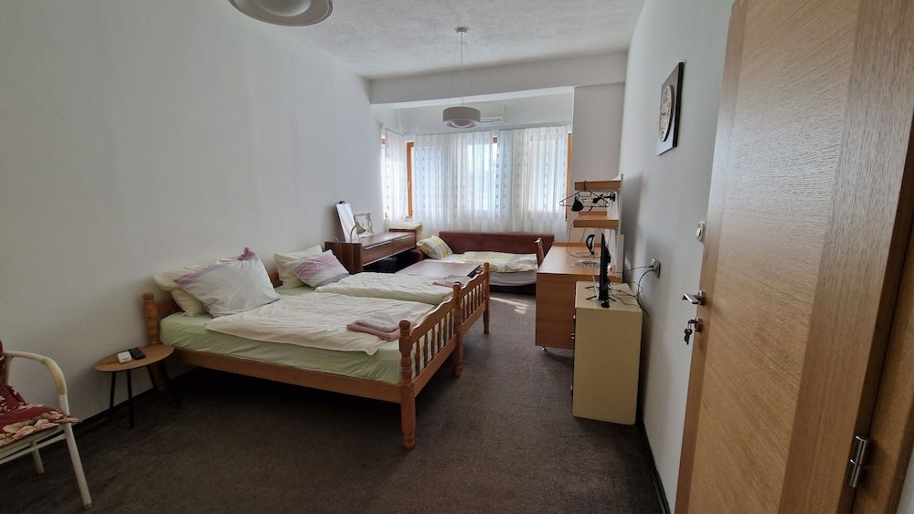 Guesthouse Rose Deluxe Double Room 2